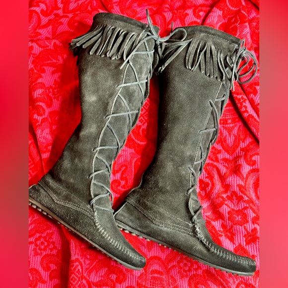 MINNETONKA MOCCASINS AND SCARVES BUNDLE - Picture 6 of 9